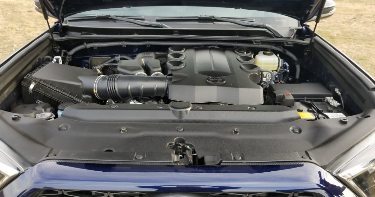 Conoce el motor de un vehículo Toyota 4Runner TRD 2018
