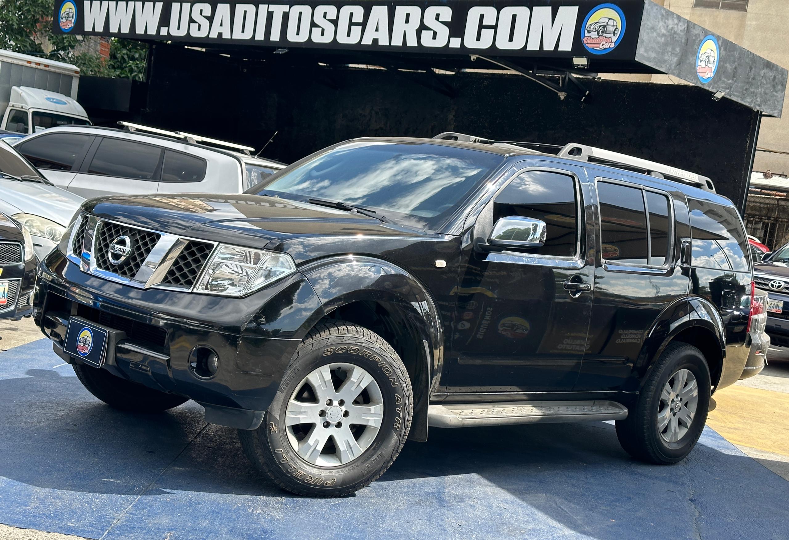 nissan pathfinder 2023 negro