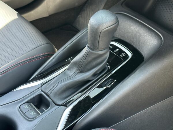 TOYOTA COROLLA LEVIN D4T 2025 BLANCO - Imagen 6