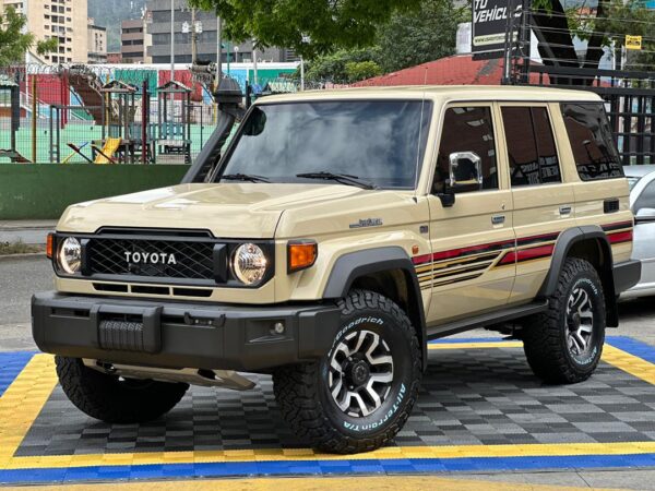TOYOTA MACHITO LC40 ANNIVERSARY 2025 BEIGE