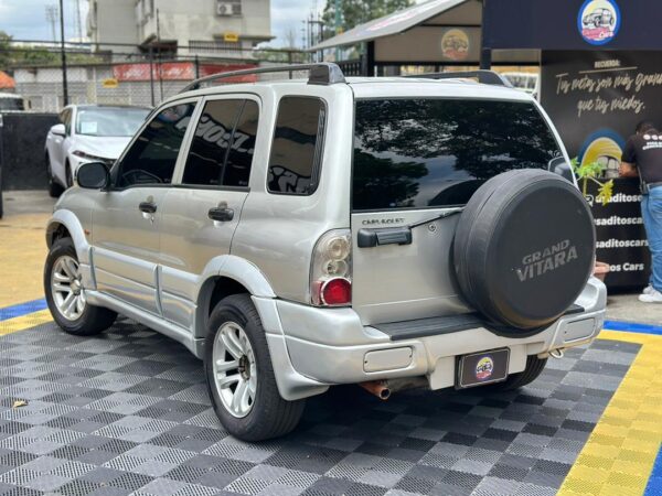 CHEVROLET GRAND VITARA 2008 PLATA - Imagen 2