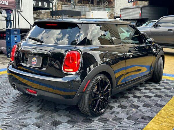 MINI COOPER 2020 NEGRO - Imagen 2
