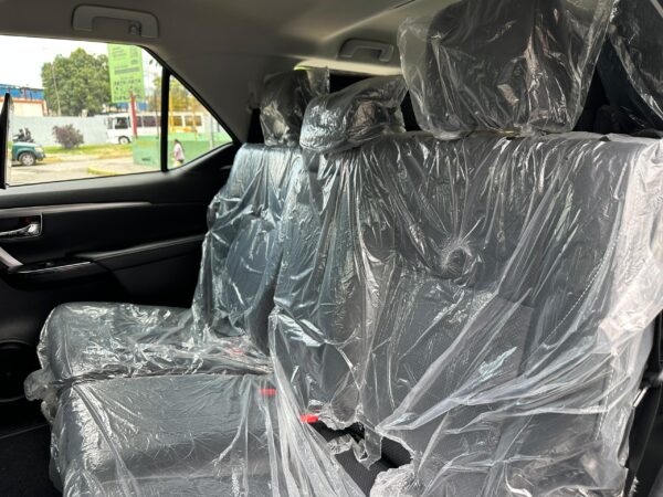 TOYOTA FORTUNER DUBAI VXR PLUS 2025 BLANCO - Imagen 11