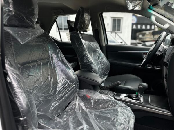 TOYOTA FORTUNER DUBAI VXR PLUS 2025 BLANCO - Imagen 7