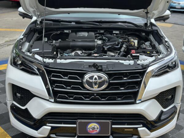 TOYOTA FORTUNER DUBAI VXR PLUS 2025 BLANCO - Imagen 6