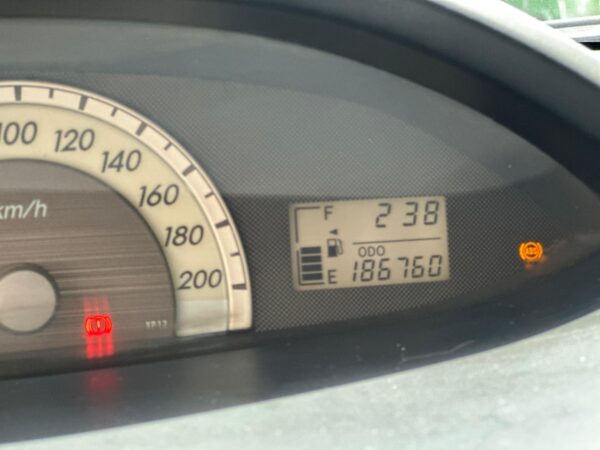 TOYOTA YARIS BELTA 2008 PLATA - Imagen 12
