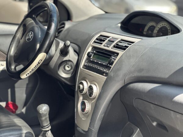 TOYOTA YARIS BELTA 2008 PLATA - Imagen 6