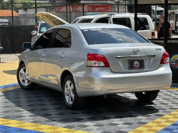 TOYOTA YARIS BELTA 2008 PLATA - Imagen 3