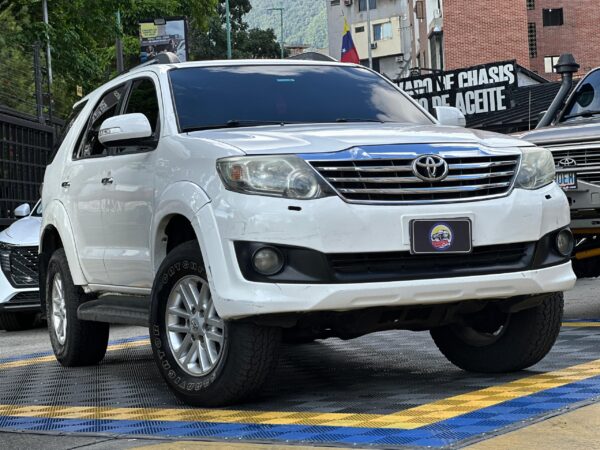 TOYOTA FORTUNER SR 2012 BLANCO - Imagen 16