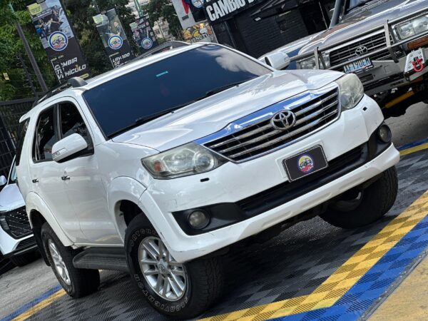TOYOTA FORTUNER SR 2012 BLANCO - Imagen 15