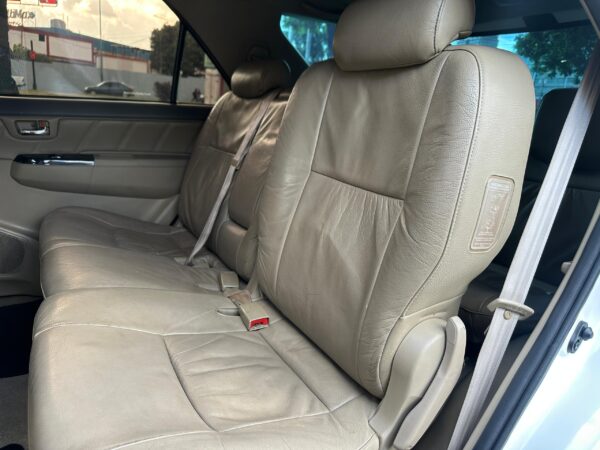 TOYOTA FORTUNER SR 2012 BLANCO - Imagen 11