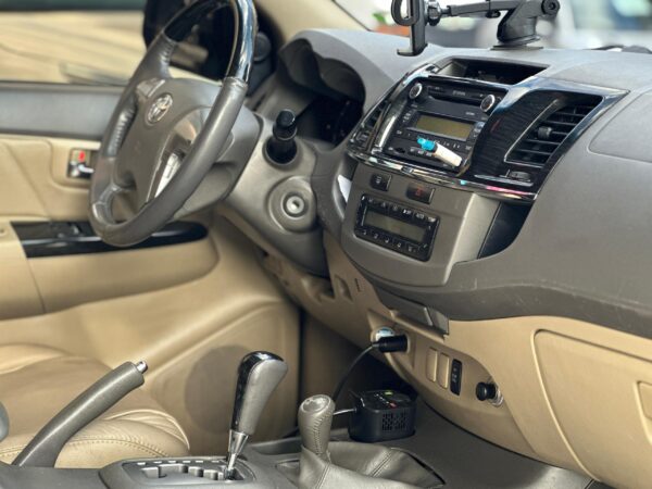 TOYOTA FORTUNER SR 2012 BLANCO - Imagen 7
