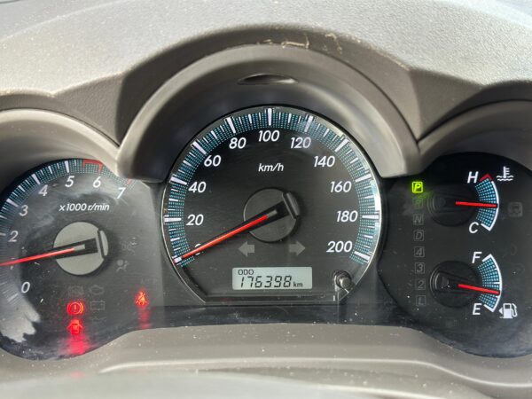 TOYOTA FORTUNER SR 2012 BLANCO - Imagen 10