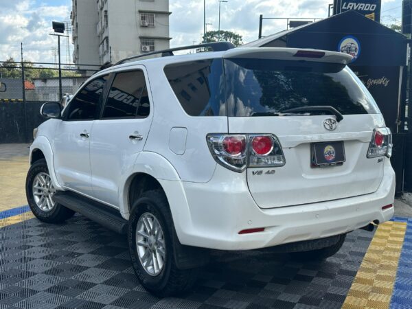 TOYOTA FORTUNER SR 2012 BLANCO - Imagen 3