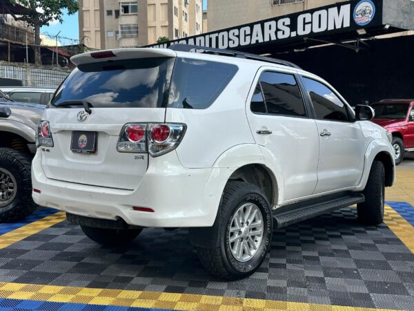 TOYOTA FORTUNER SR 2012 BLANCO - Imagen 2