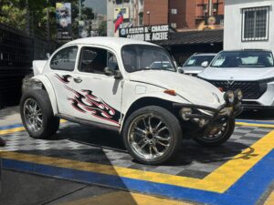 VOLKSWAGEN ESCARABAJO 1976 BLANCO