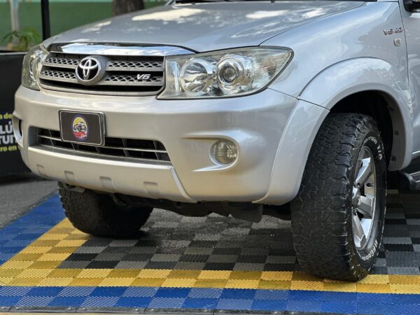 TOYOTA FORTUNER SR 2011 PLATA - Imagen 11