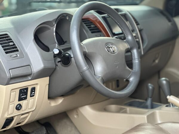 TOYOTA FORTUNER SR 2011 PLATA - Imagen 3