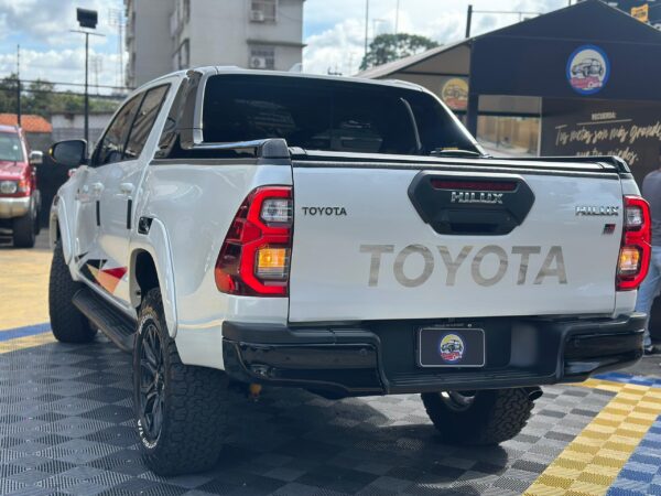 TOYOTA HILUX GR 2023 BLANCO - Imagen 3