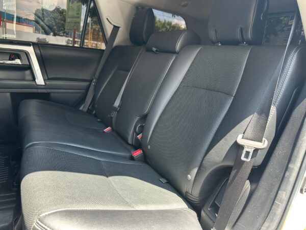 TOYOTA 4RUNNER LIMITED 2022 PLATA - Imagen 9