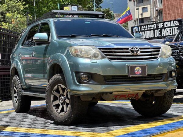 TOYOTA FORTUNER SR 2012 - Imagen 12