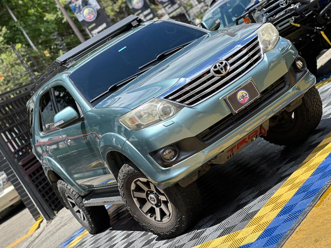 TOYOTA FORTUNER SR 2012