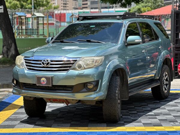 TOYOTA FORTUNER SR 2012 - Imagen 10