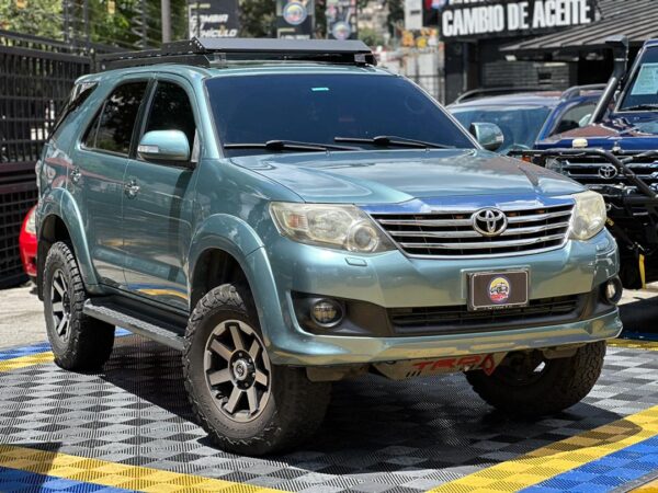 TOYOTA FORTUNER SR 2012 - Imagen 13