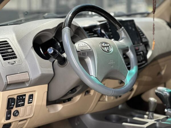 TOYOTA FORTUNER SR 2012 - Imagen 7