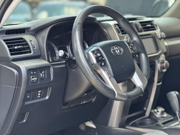 TOYOTA 4RUNNER SR5 2018 BLANCO - Imagen 8