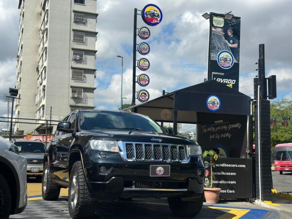 JEEP GRAND CHEROKEE OVERLAND 2012 NEGRO - Imagen 12