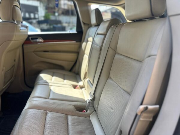 JEEP GRAND CHEROKEE OVERLAND 2012 NEGRO - Imagen 7