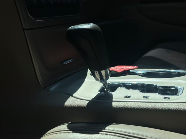 JEEP GRAND CHEROKEE OVERLAND 2012 NEGRO - Imagen 6