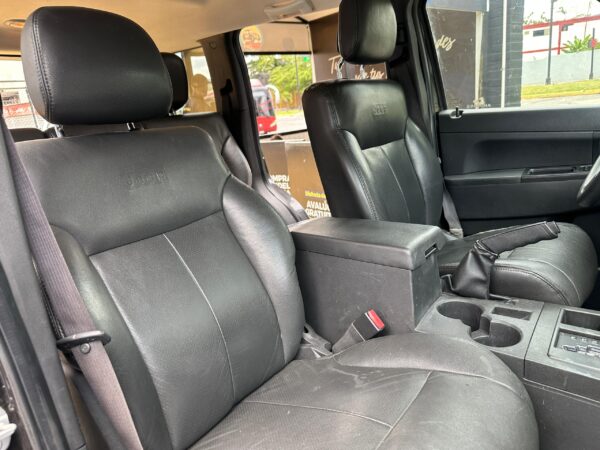JEEP CHEROKEE KK SPORT 2013 NEGRO - Imagen 4