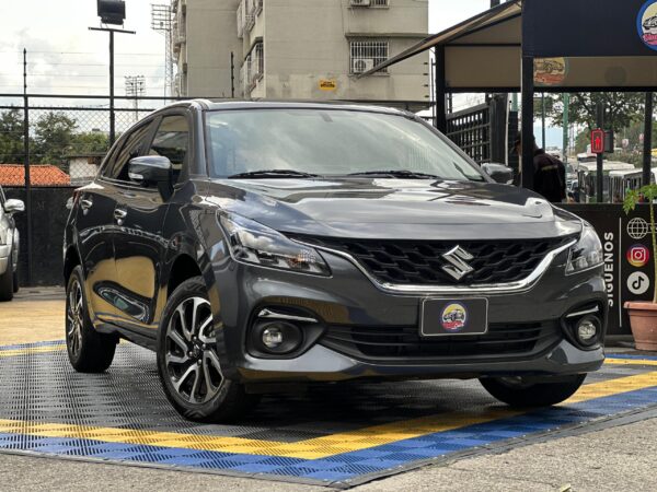 SUZUKI BALENO 2025 GRIS