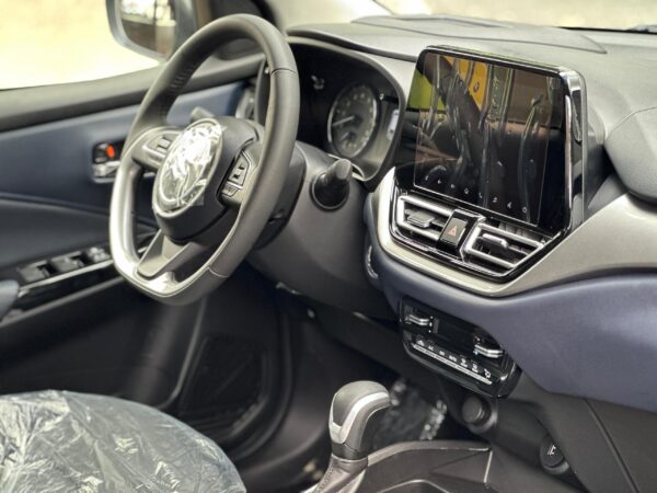 SUZUKI BALENO 2025 GRIS - Imagen 7