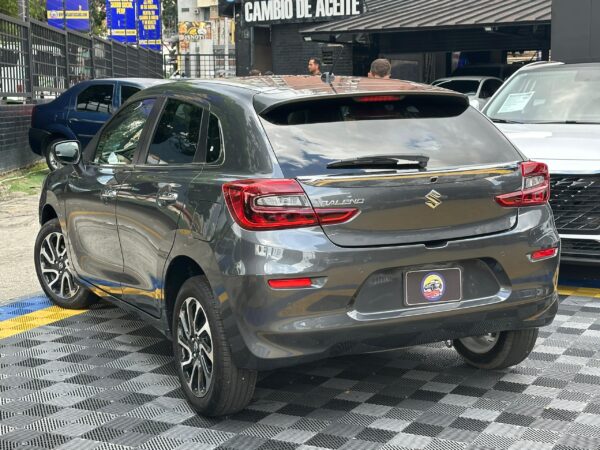 SUZUKI BALENO 2025 GRIS - Imagen 3