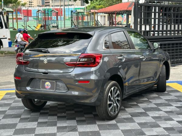 SUZUKI BALENO 2025 GRIS - Imagen 2