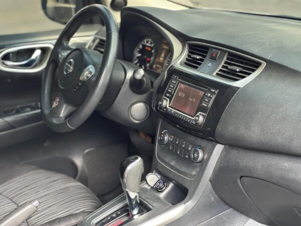 NISSAN SENTRA SV 2016 BLANCO - Imagen 7