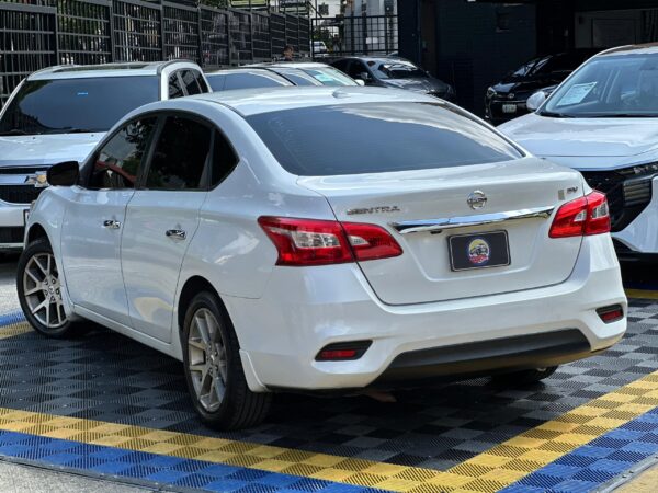 NISSAN SENTRA SV 2016 BLANCO - Imagen 12