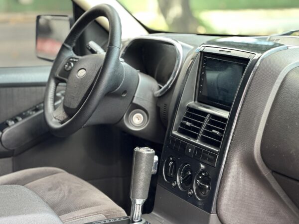 FORD EXPLORER LIMITED 2011 VERDE - Imagen 5