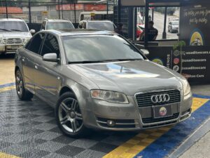 AUDI A4 GRIS 2008