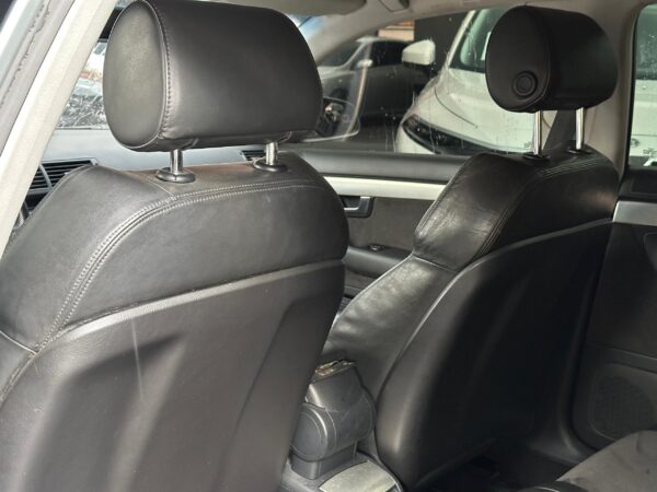 AUDI A4 GRIS 2008 - Imagen 8