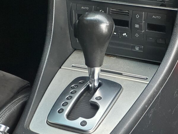 AUDI A4 GRIS 2008 - Imagen 14