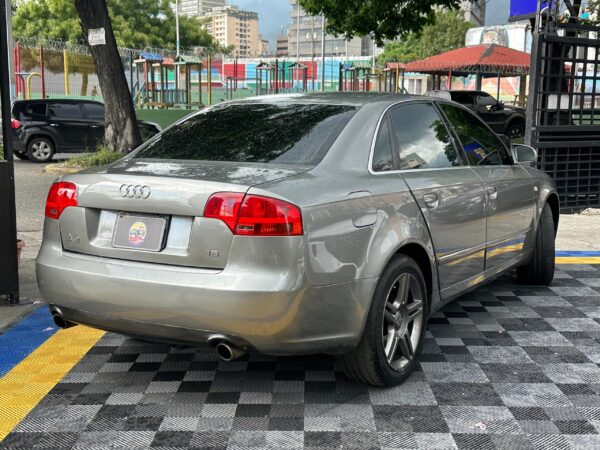 AUDI A4 GRIS 2008 - Imagen 15
