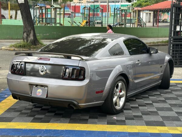 FORD MUSTANG GT 2007 GRIS - Imagen 4