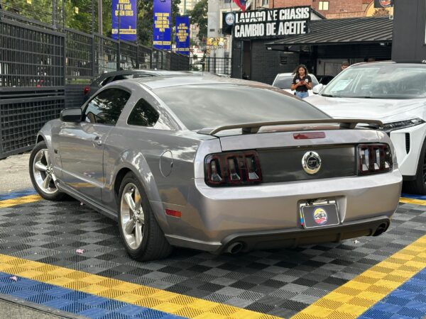FORD MUSTANG GT 2007 GRIS - Imagen 3