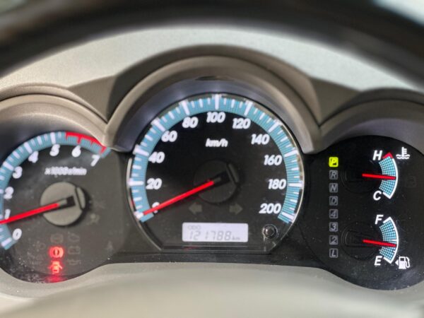 TOYOTA FORTUNER SR 2013 DORADO - Imagen 10