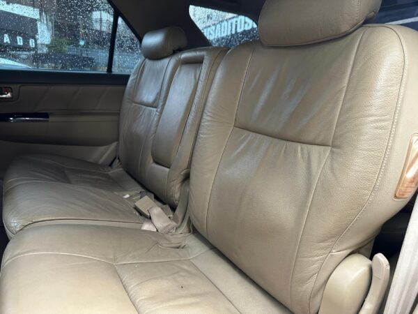 TOYOTA FORTUNER SR 2013 DORADO - Imagen 7