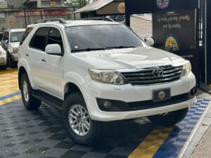 TOYOTA FORTUNER SR 2012 BLANCO